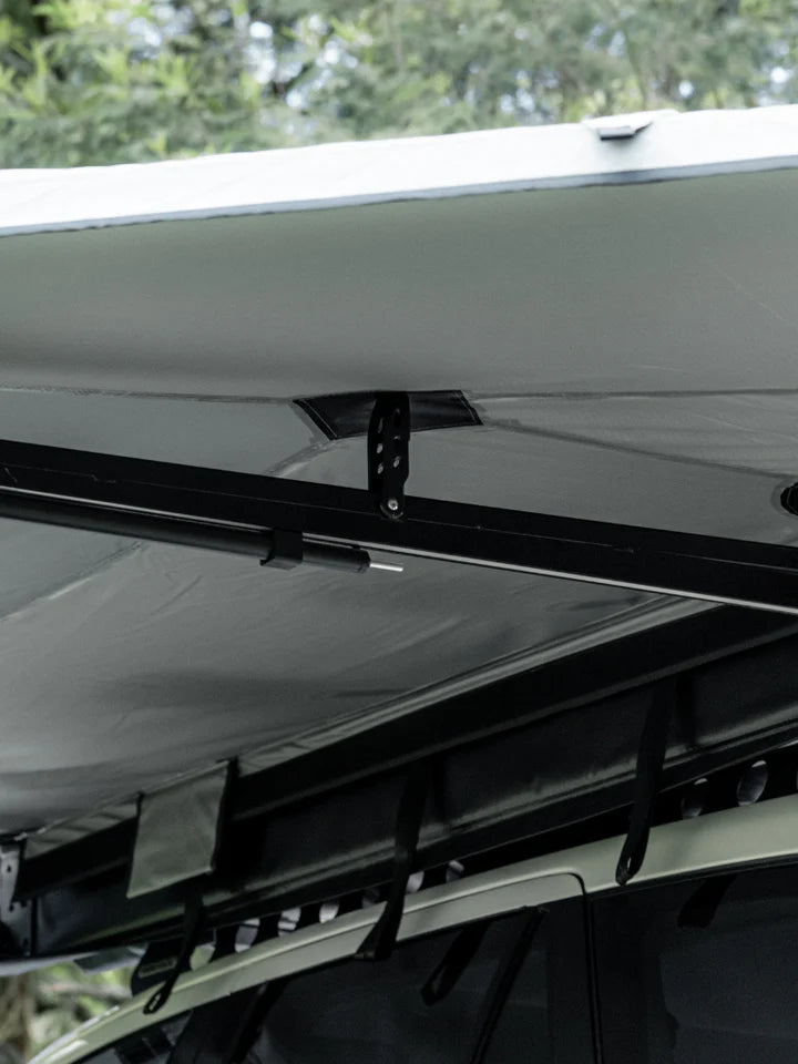 Fantail 180 Car Rooftop Awning